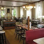 Brit Grand Hotel