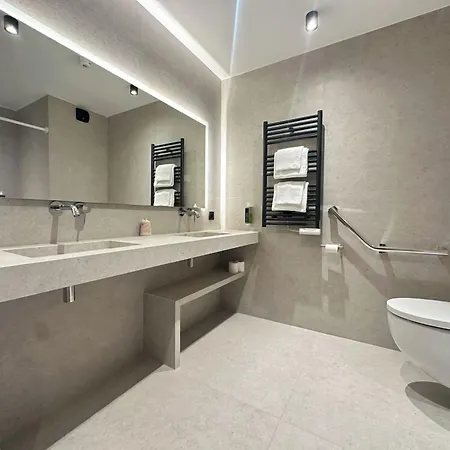 Hotel Brit Grand 3*