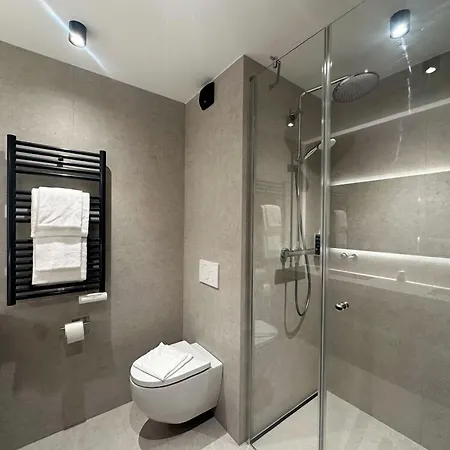 Brit Grand Hotel 3*