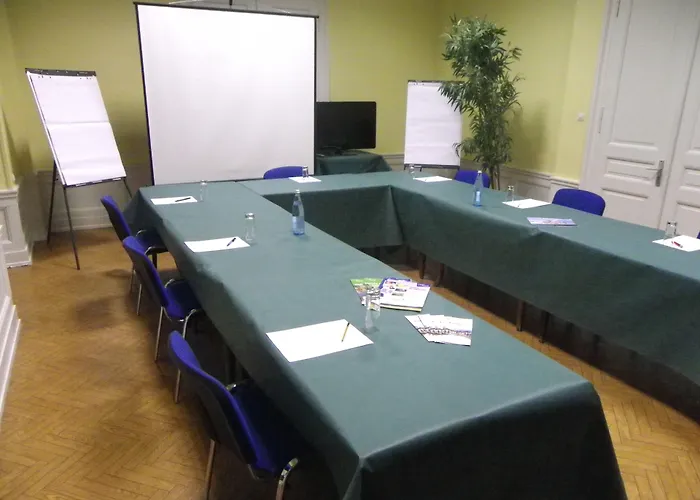 Brit Grand 酒店 3*