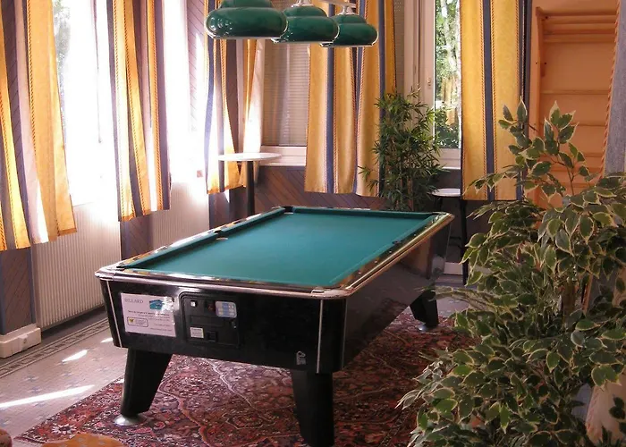 Brit Grand 酒店 3*